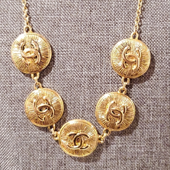 CHANEL Necklace - Picture 2 of 4